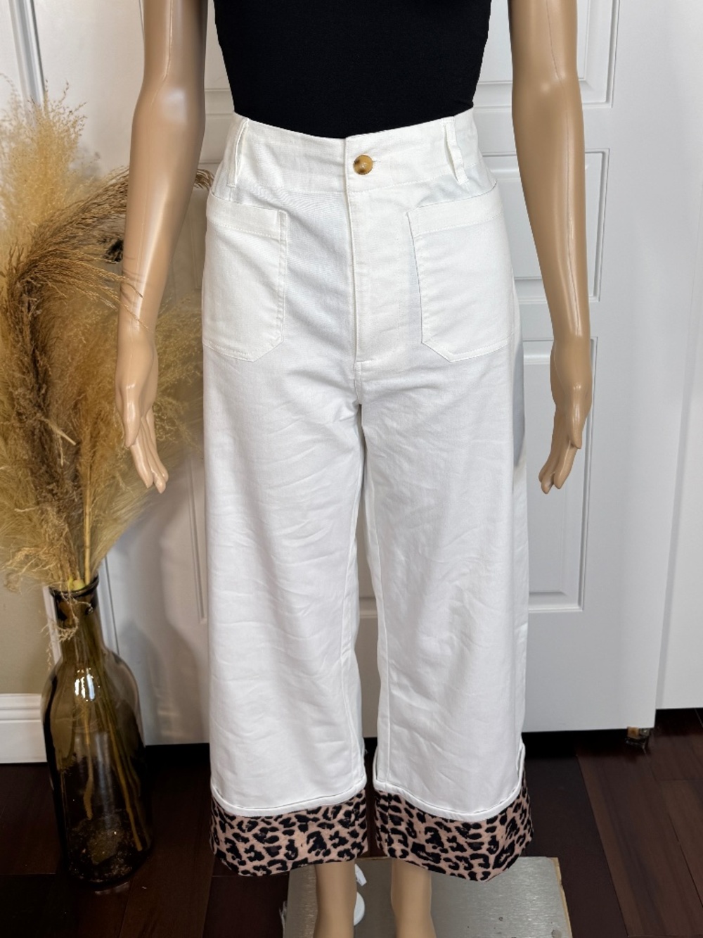 OFF WHITE CROPPED DENIM LIKE PANT WITH LEOPARD PRINT CUFFS SIZE LARGE - NWT - Picture 7 of 15